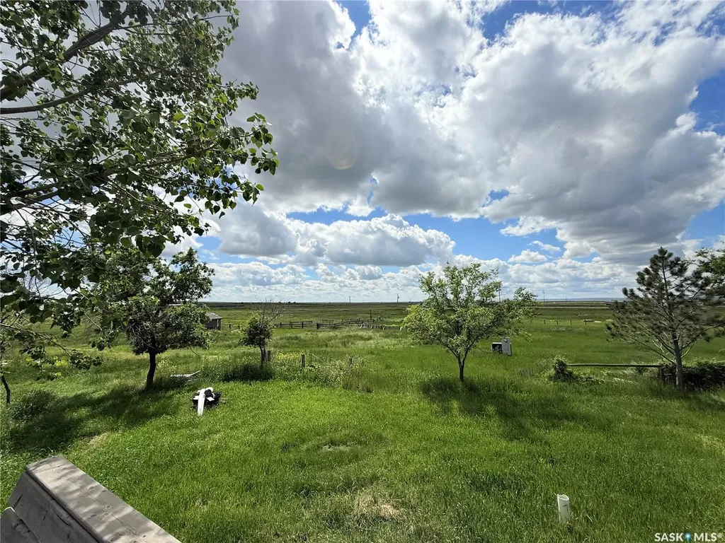 151-201 37 Highway Shaunavon SK S0N 2M0