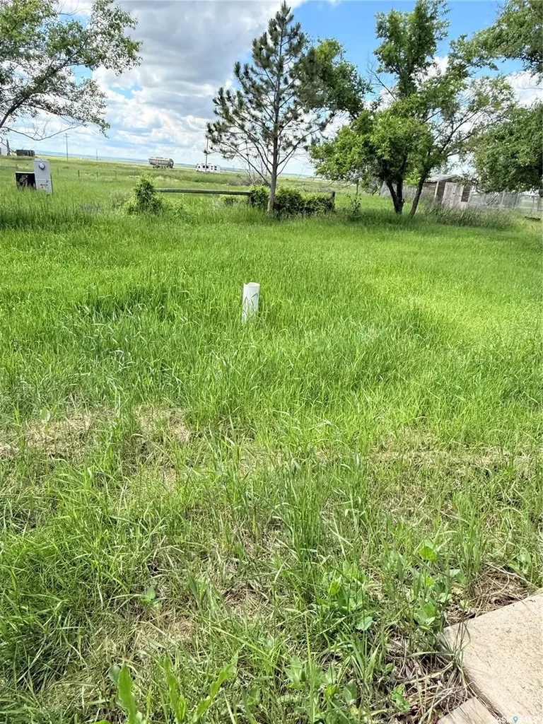 151-201 37 Highway Shaunavon SK S0N 2M0