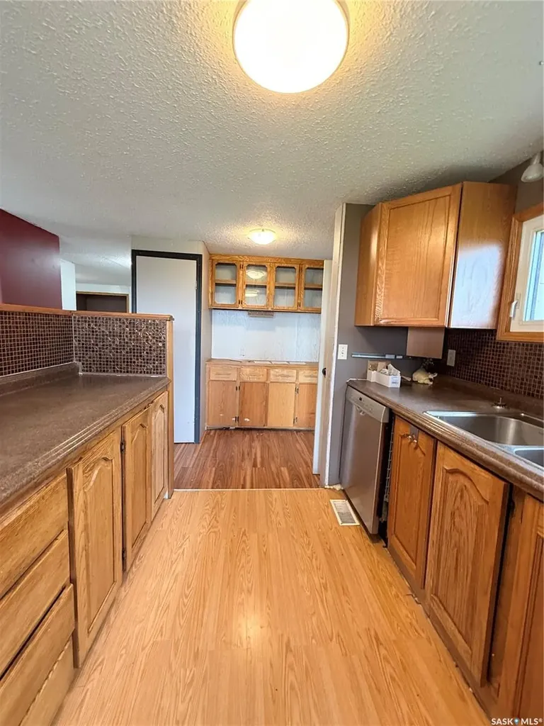 151-201 37 Highway Shaunavon SK S0N 2M0
