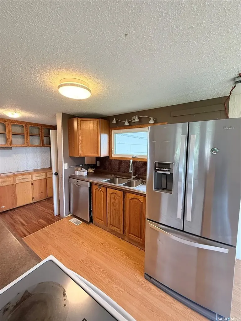 151-201 37 Highway Shaunavon SK S0N 2M0