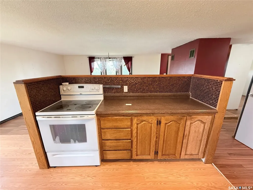 151-201 37 Highway Shaunavon SK S0N 2M0