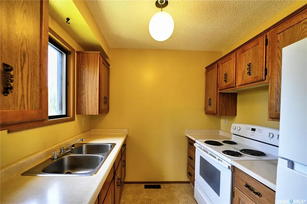 50 Robinson Crescent Saskatoon SK S7L 6N9