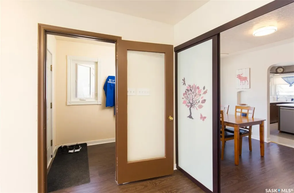 1204 3rd Avenue NW Moose Jaw SK S6H 3V3