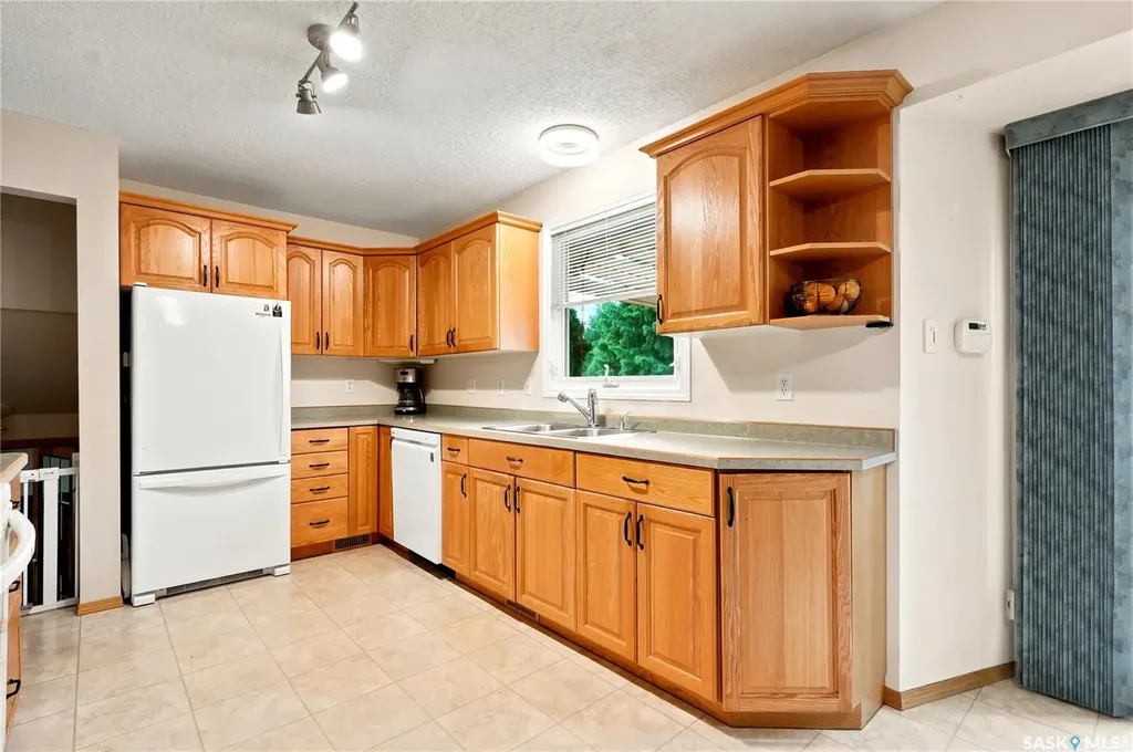 430 Manning Lane Saskatoon SK S7L 6J8