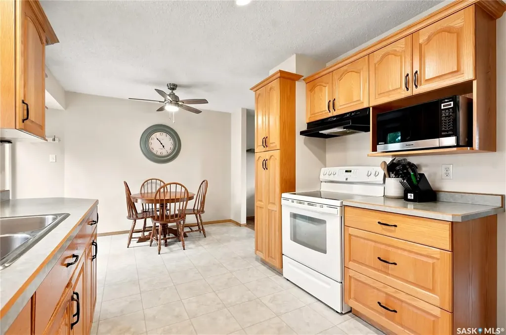 430 Manning Lane Saskatoon SK S7L 6J8