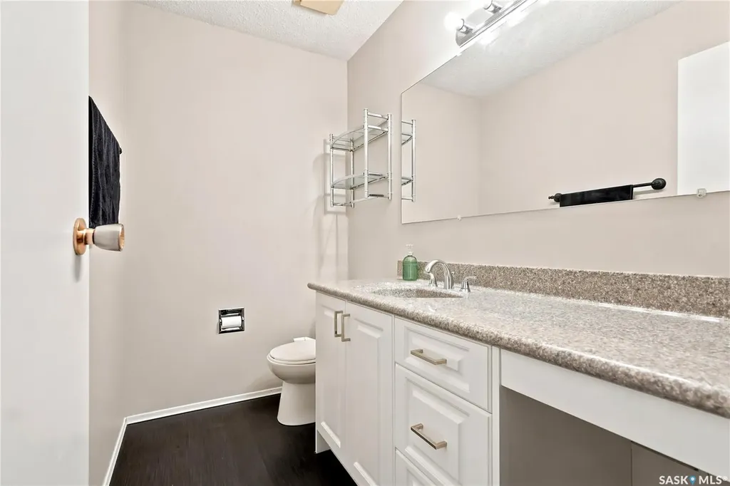430 Manning Lane Saskatoon SK S7L 6J8