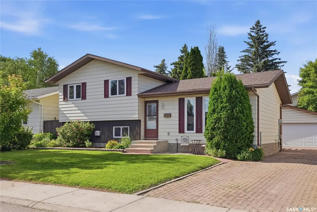 430 Manning Lane Saskatoon SK S7L 6J8