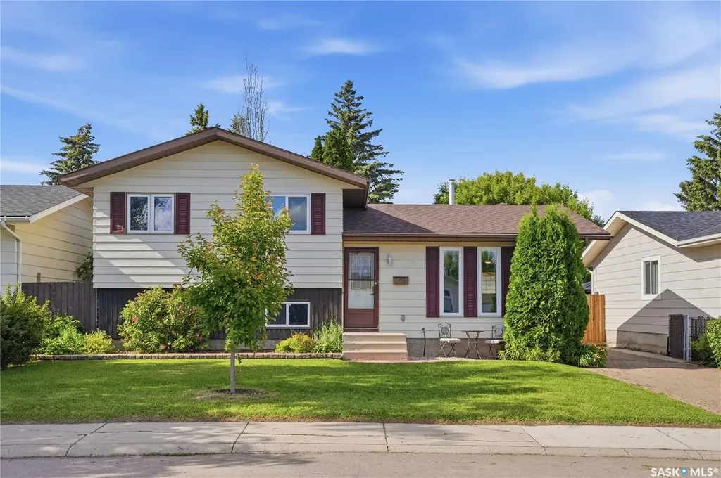 430 Manning Lane Saskatoon SK S7L 6J8
