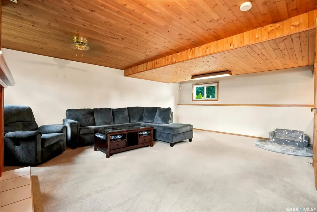 430 Manning Lane Saskatoon SK S7L 6J8