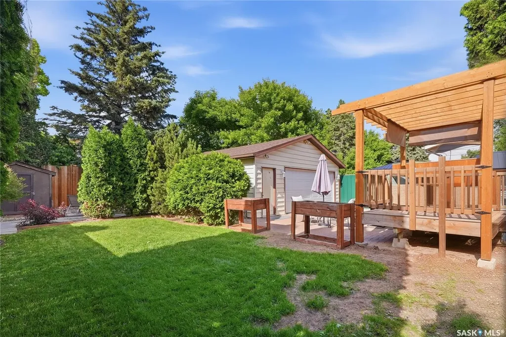 430 Manning Lane Saskatoon SK S7L 6J8