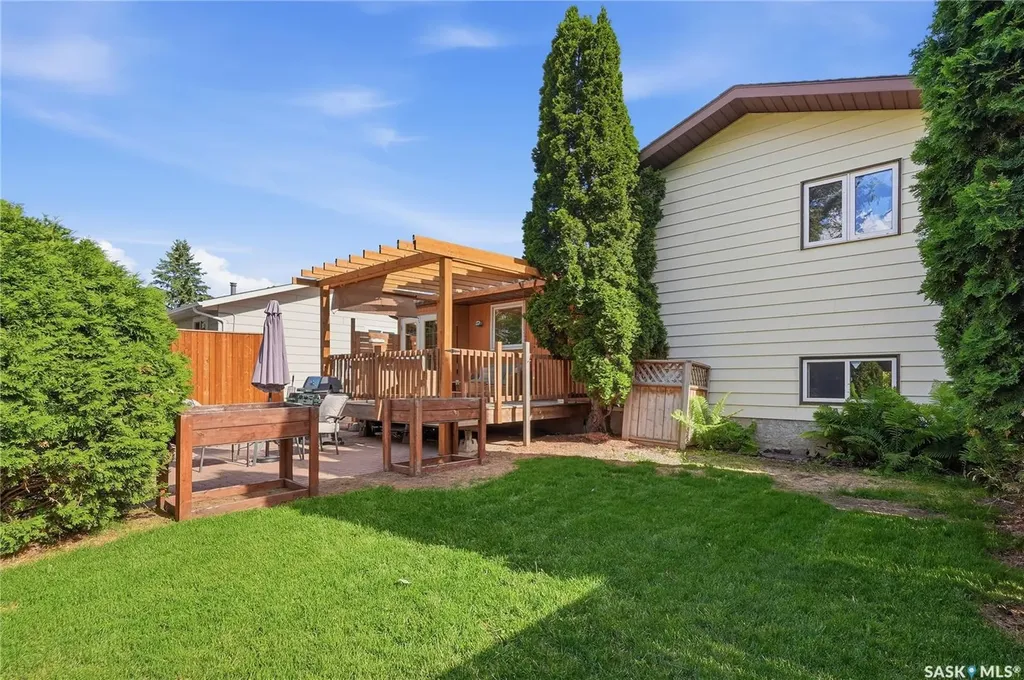 430 Manning Lane Saskatoon SK S7L 6J8