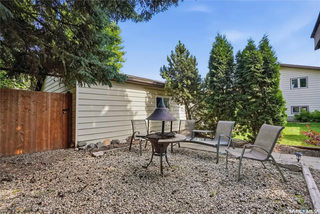 430 Manning Lane Saskatoon SK S7L 6J8
