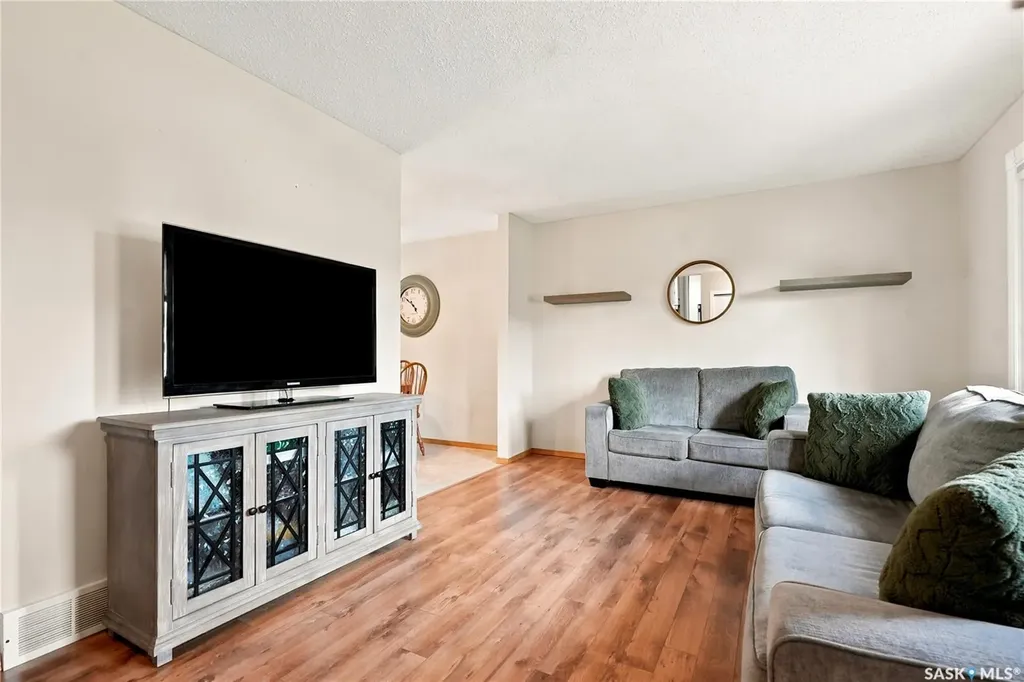 430 Manning Lane Saskatoon SK S7L 6J8