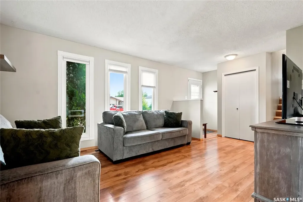 430 Manning Lane Saskatoon SK S7L 6J8