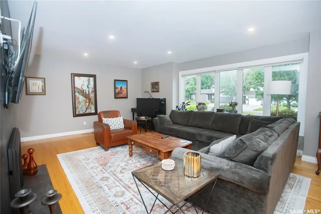 6 Harrington Place Saskatoon SK S7H 3Y5