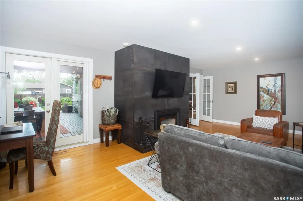 6 Harrington Place Saskatoon SK S7H 3Y5
