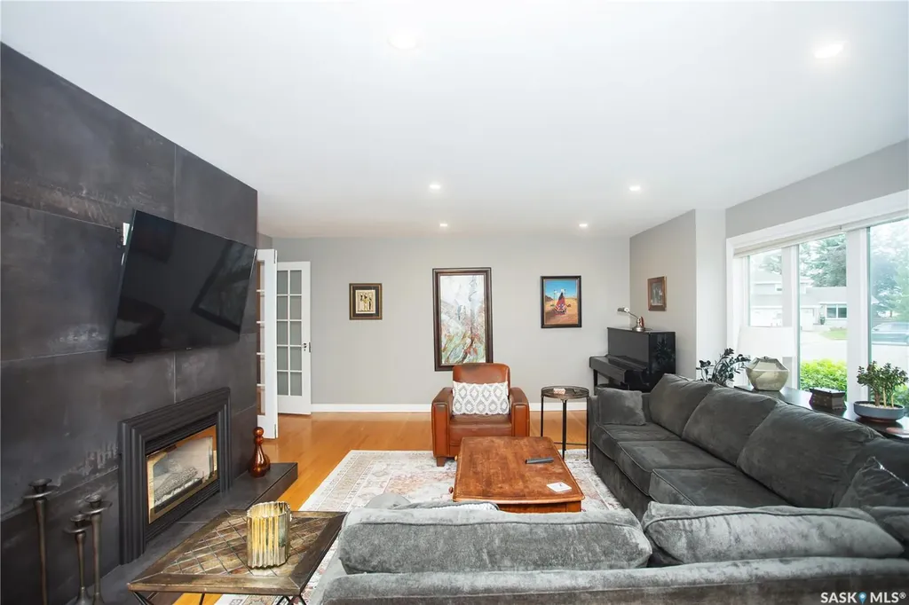 6 Harrington Place Saskatoon SK S7H 3Y5
