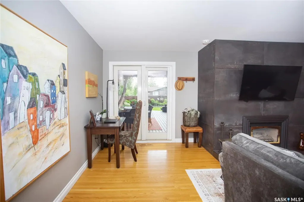 6 Harrington Place Saskatoon SK S7H 3Y5