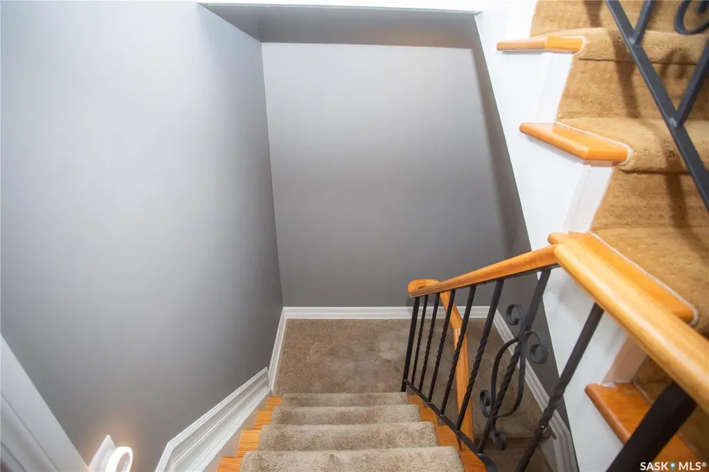 6 Harrington Place Saskatoon SK S7H 3Y5