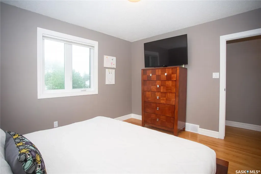 6 Harrington Place Saskatoon SK S7H 3Y5