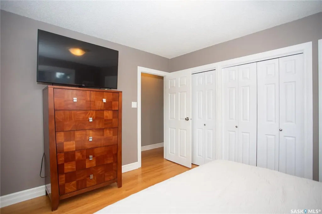 6 Harrington Place Saskatoon SK S7H 3Y5