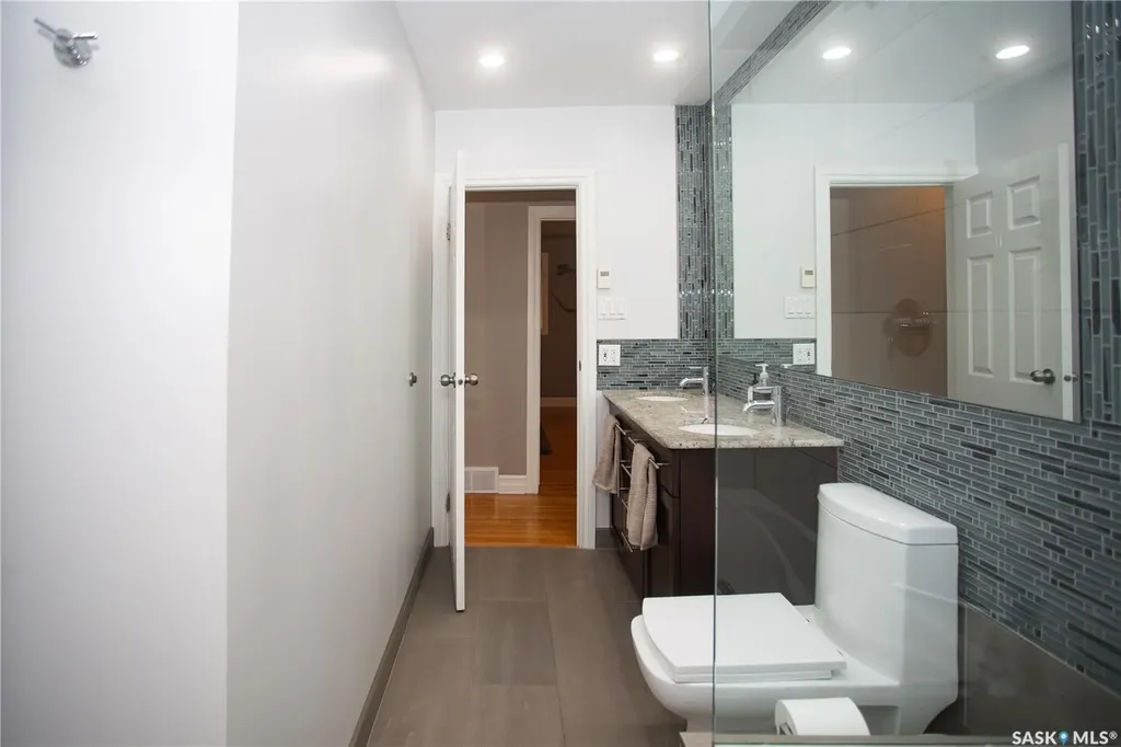 6 Harrington Place Saskatoon SK S7H 3Y5