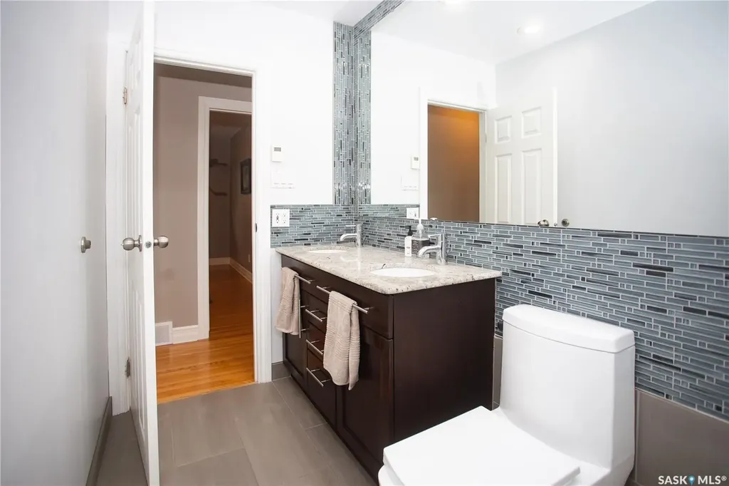 6 Harrington Place Saskatoon SK S7H 3Y5