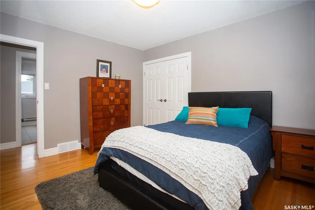 6 Harrington Place Saskatoon SK S7H 3Y5