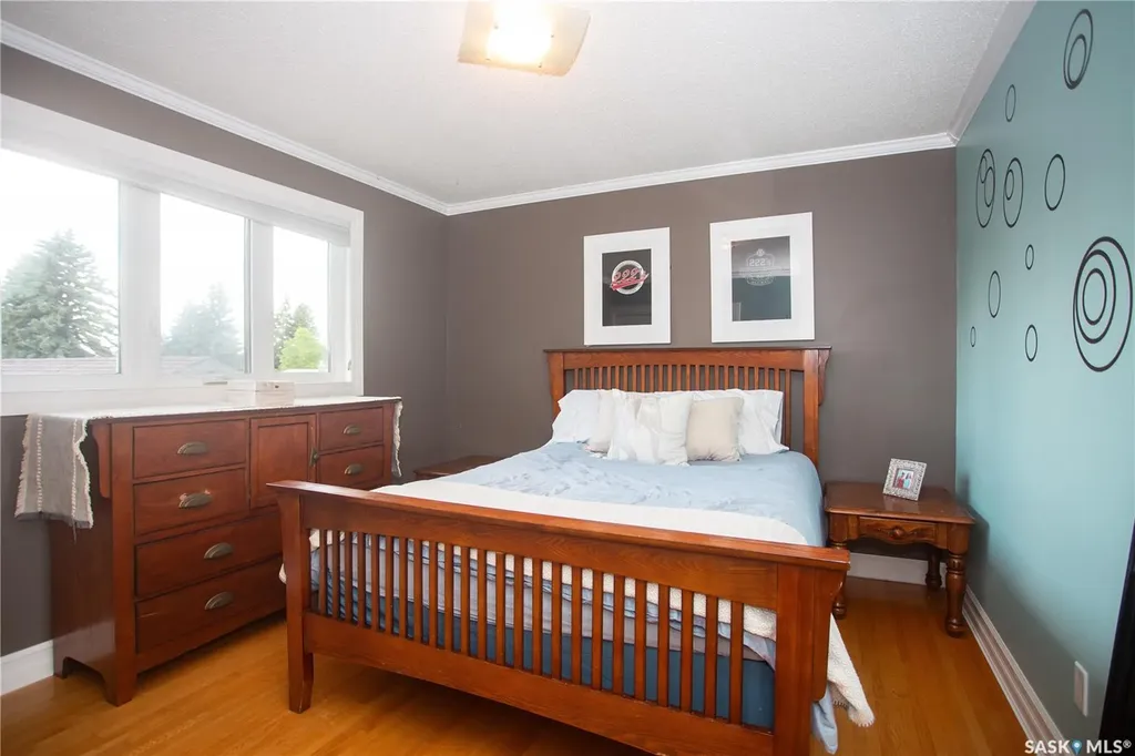 6 Harrington Place Saskatoon SK S7H 3Y5