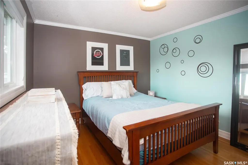 6 Harrington Place Saskatoon SK S7H 3Y5