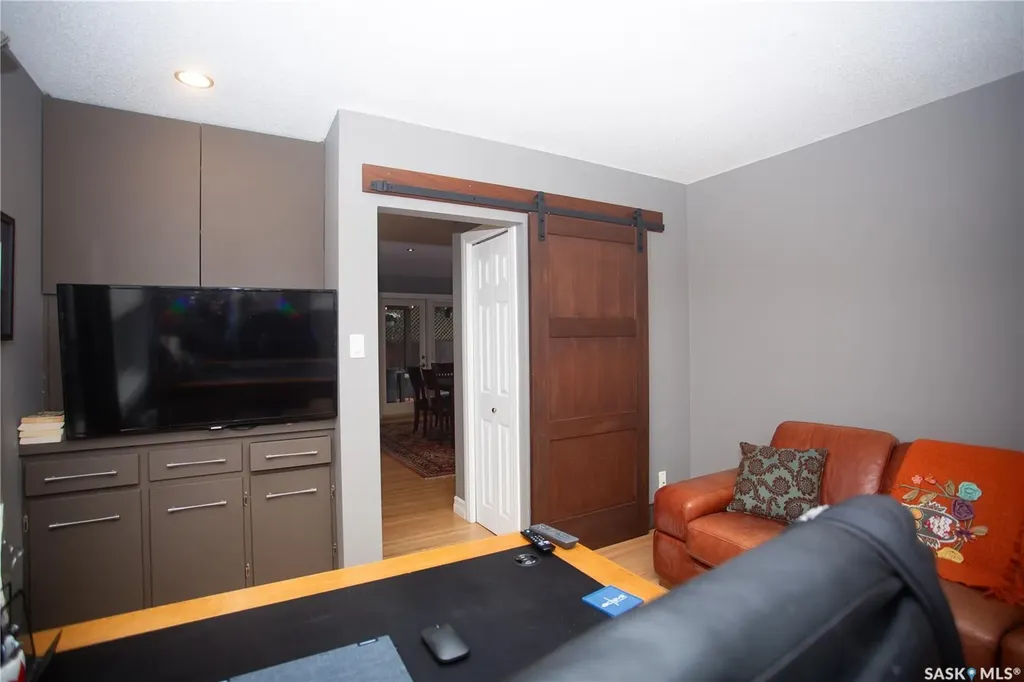 6 Harrington Place Saskatoon SK S7H 3Y5