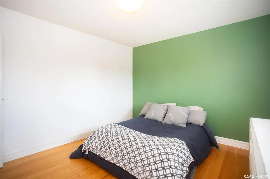6 Harrington Place Saskatoon SK S7H 3Y5