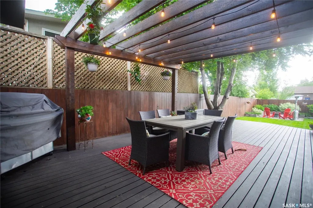 6 Harrington Place Saskatoon SK S7H 3Y5