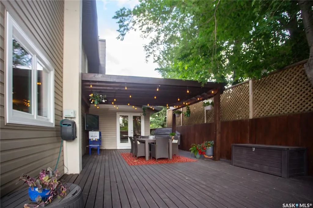 6 Harrington Place Saskatoon SK S7H 3Y5