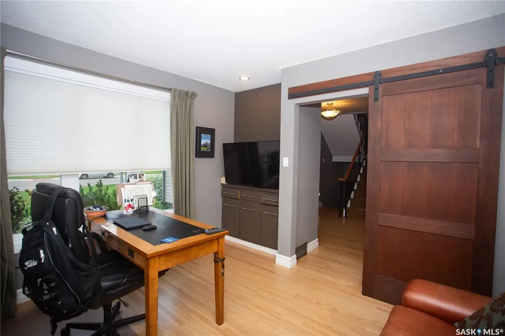 6 Harrington Place Saskatoon SK S7H 3Y5