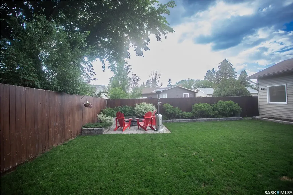 6 Harrington Place Saskatoon SK S7H 3Y5