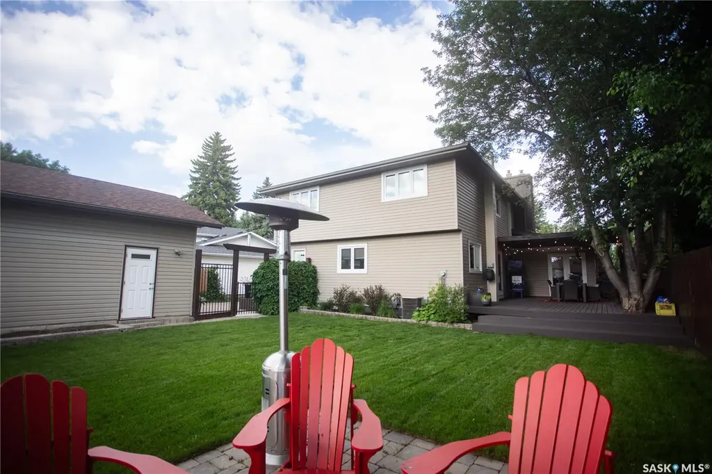 6 Harrington Place Saskatoon SK S7H 3Y5