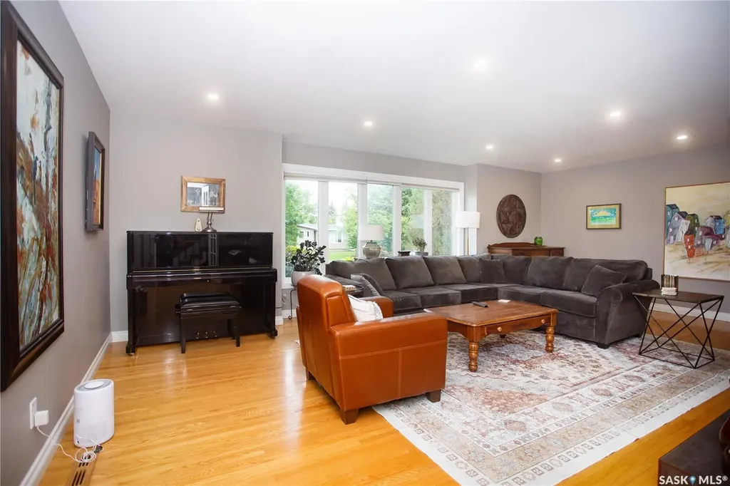6 Harrington Place Saskatoon SK S7H 3Y5