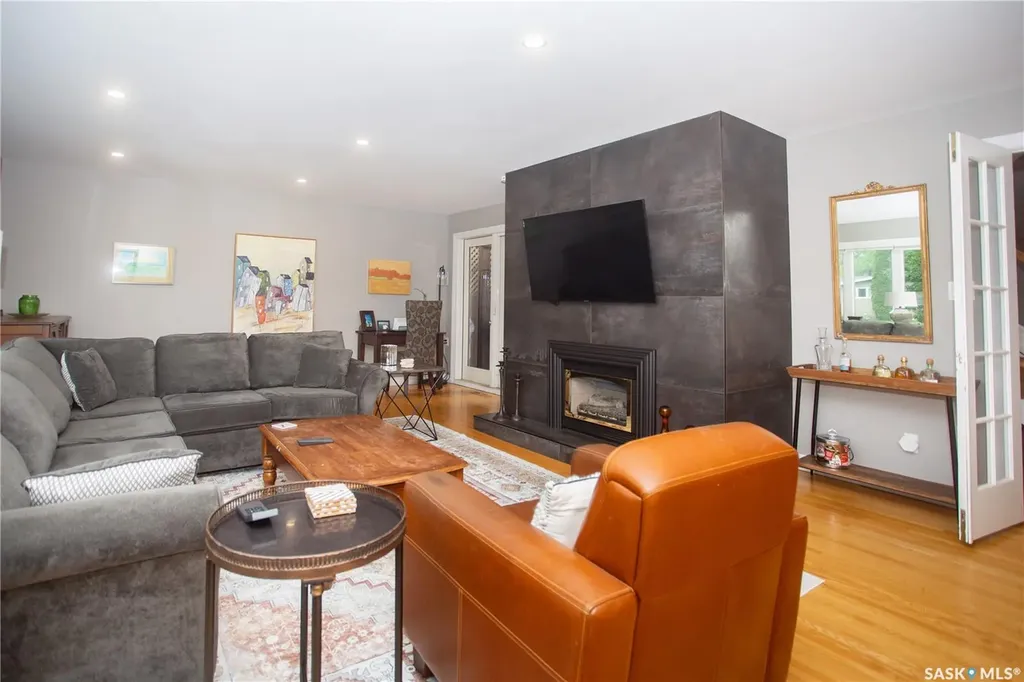 6 Harrington Place Saskatoon SK S7H 3Y5