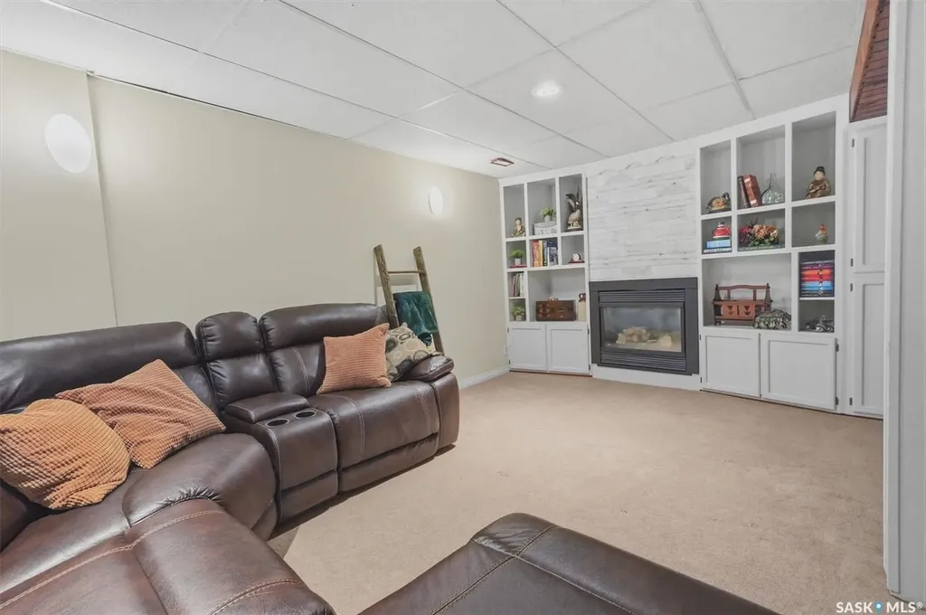 342 Wollaston Rise Saskatoon SK S7J 4G5