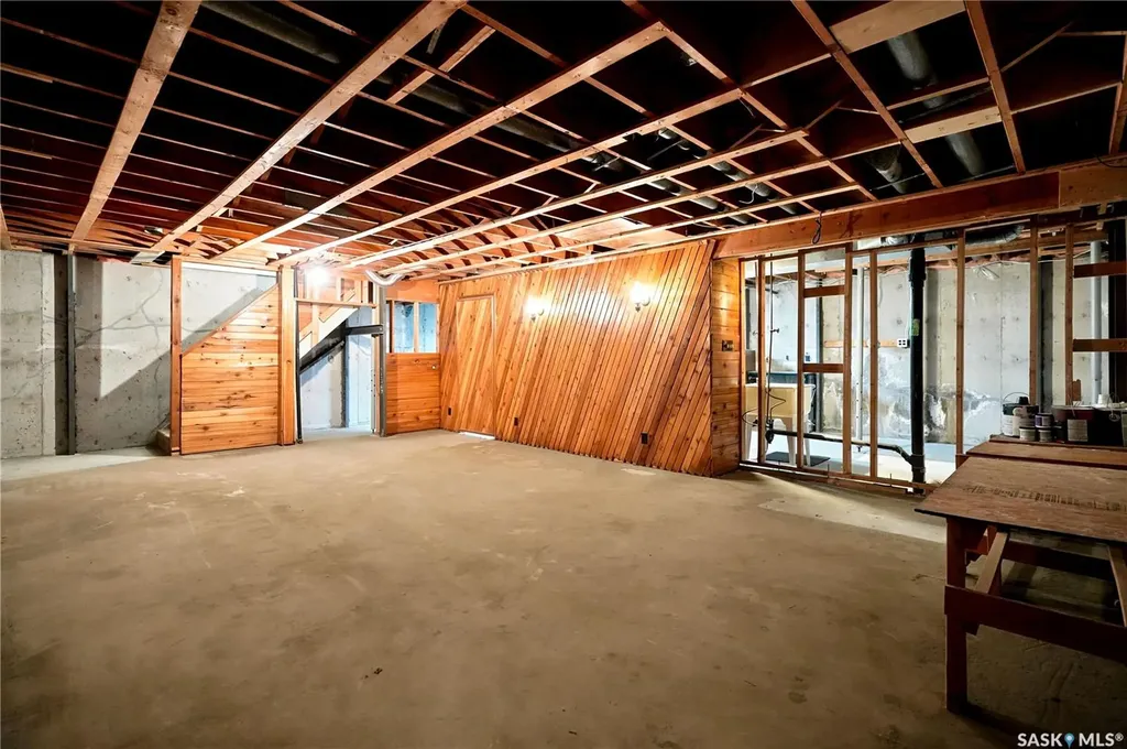 166 Sangster Boulevard Regina SK S4R 6L5