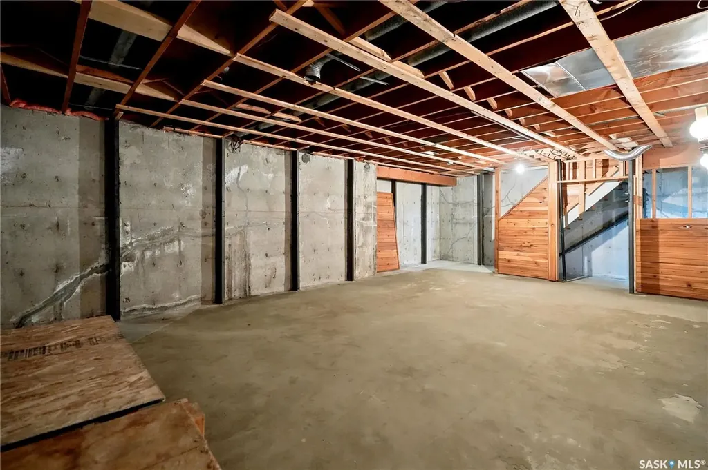 166 Sangster Boulevard Regina SK S4R 6L5