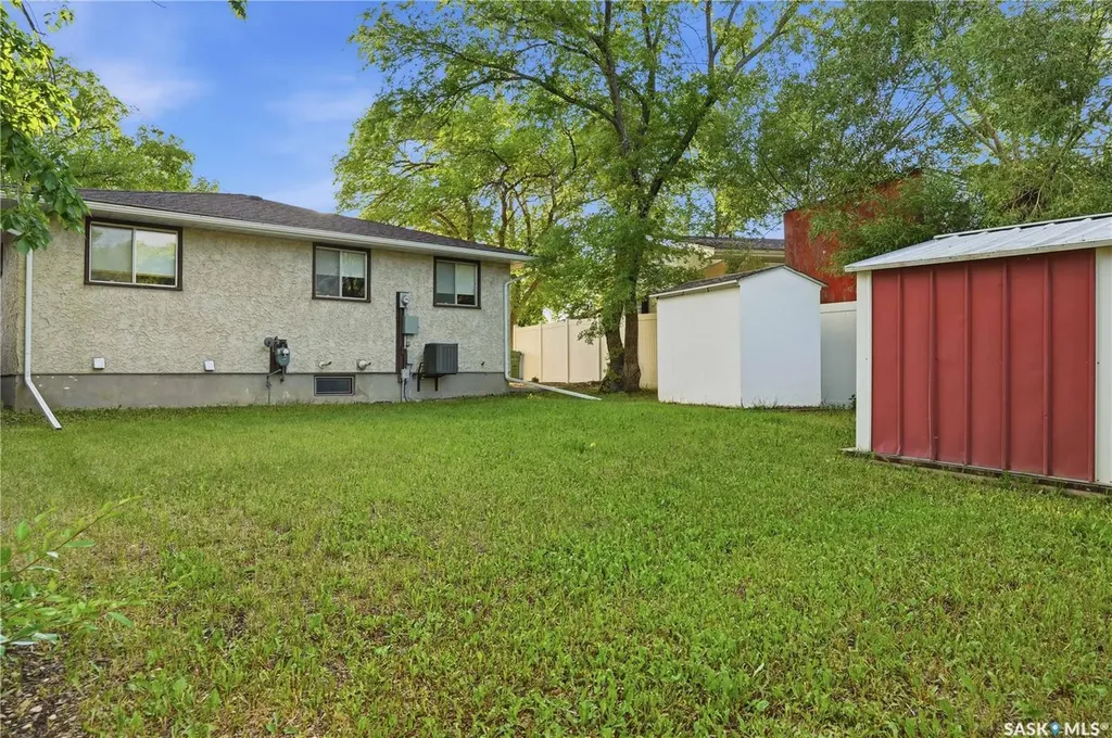 166 Sangster Boulevard Regina SK S4R 6L5