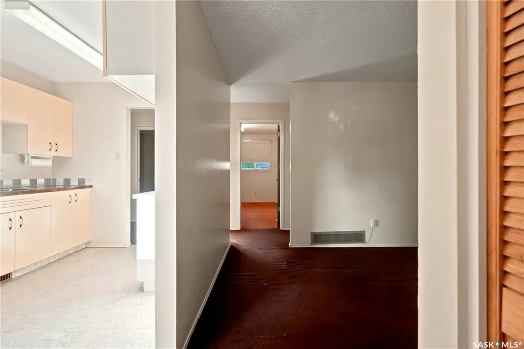 166 Sangster Boulevard Regina SK S4R 6L5