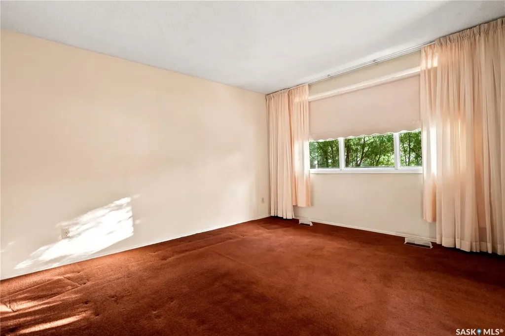 166 Sangster Boulevard Regina SK S4R 6L5