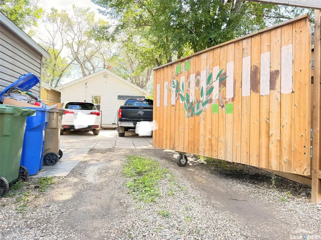 1340 Retallack Street Regina SK S4T 2H9