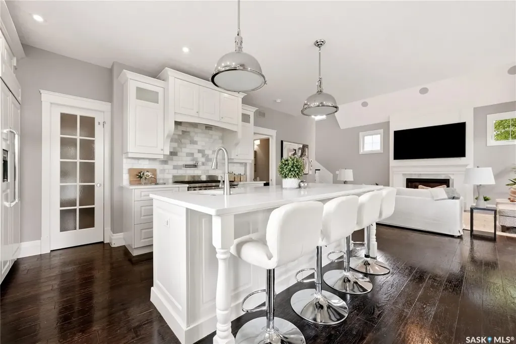 3202 Hill Avenue Regina SK S4S 0W6