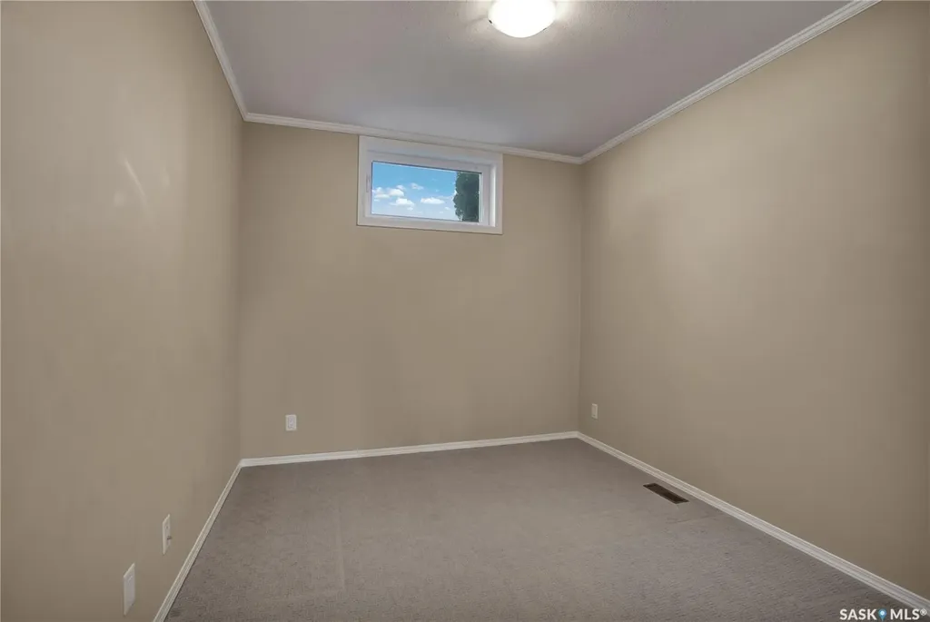 1022 Hampton Circle Saskatoon SK S7R 0K4