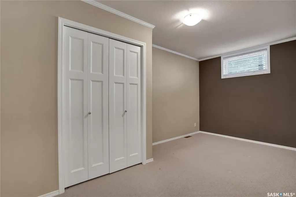 1022 Hampton Circle Saskatoon SK S7R 0K4