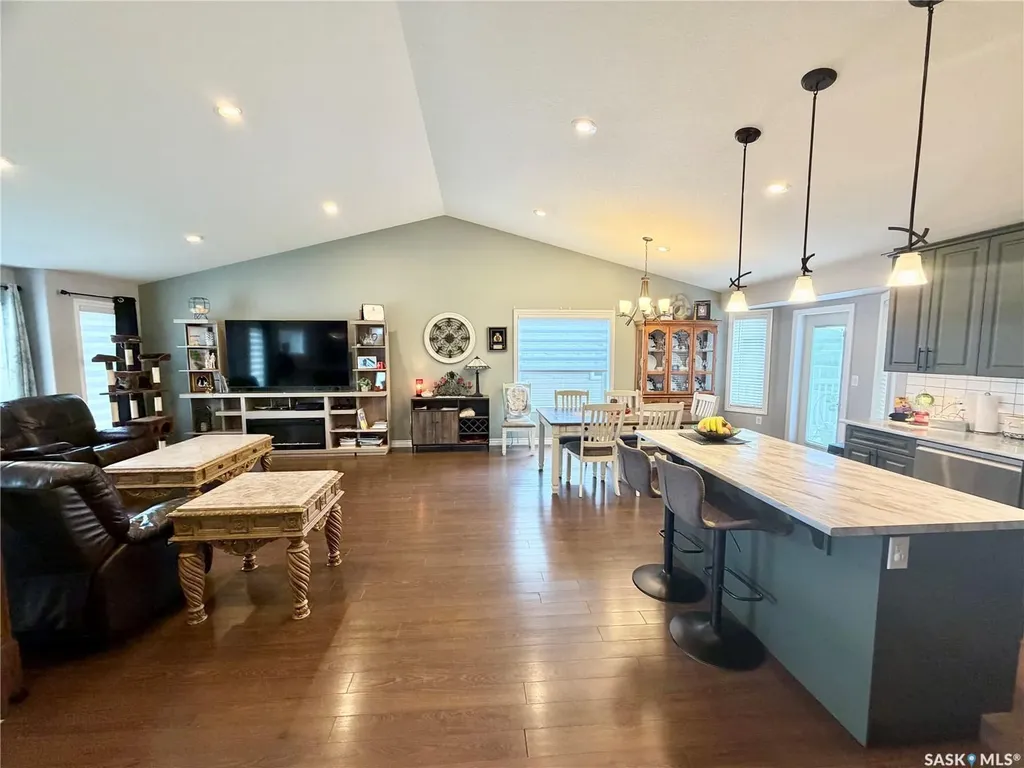 2326 Buhler Bay North Battleford SK S9A 1J2